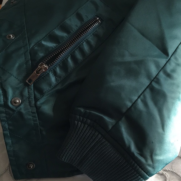 Guess, green, bomber jacket with snaps, Si… - Picture 6 of 9